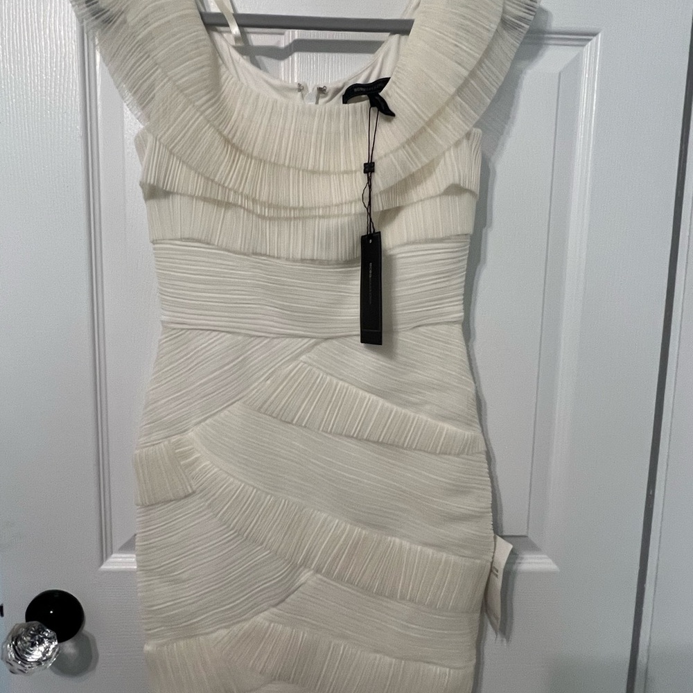 Off white dress. 🤍